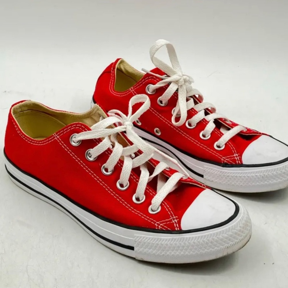 Mens 5 women’s 7 red converse like new